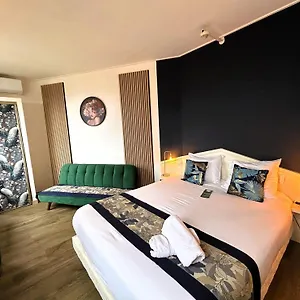 altitude-823.fr-provencehotel.com/